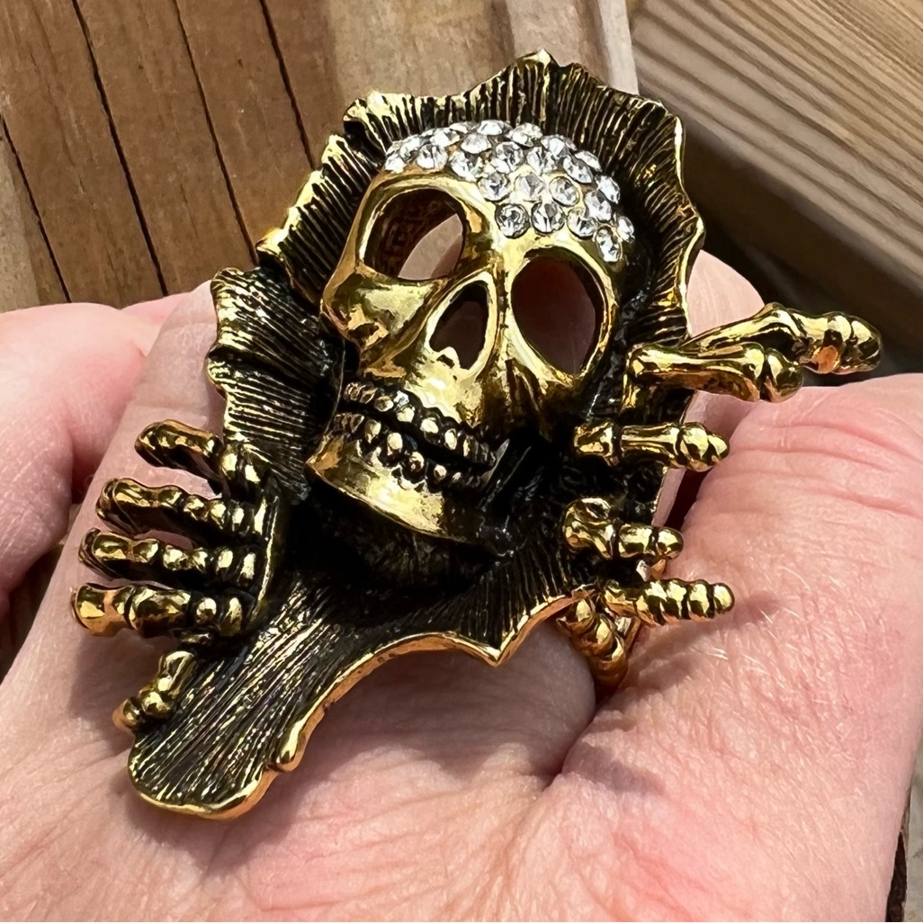 Skull Bling Creepy Antique Gold Ring! New!